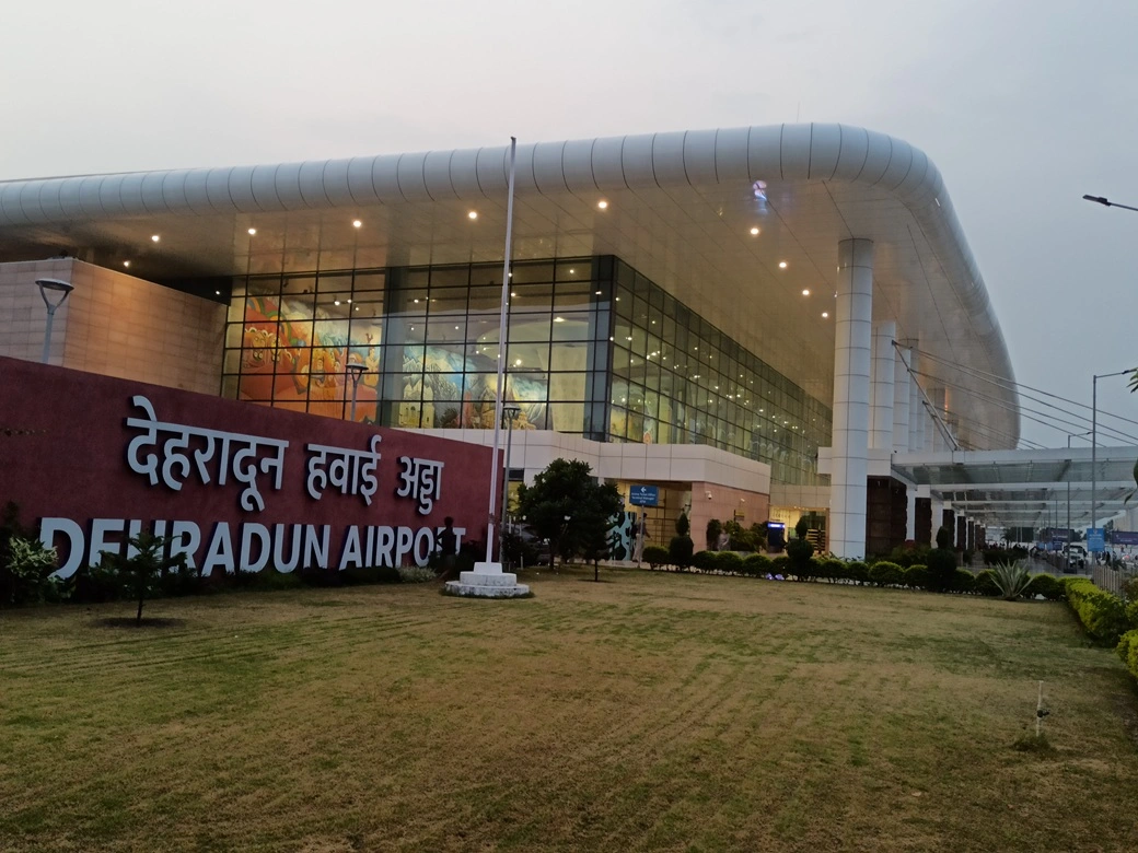 Dehradun Airport taxi booking